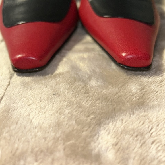 St. John Collection Heels - Picture 6 of 11